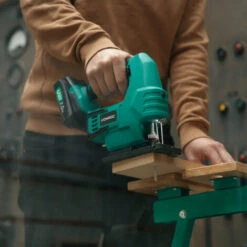 Scie Sauteuse Sans Fil VPower 20V. Sans Batterie, Ni Chargeur, 2 Lames De Scie Et Guide Parallèle Inclus -Makitch Magasin 11653335 4