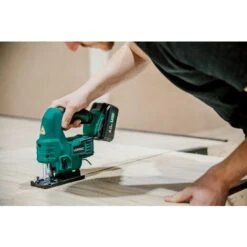 Scie Sauteuse Sans Fil VPower 20V. 1 Batterie 4.0Ah, 1 Chargeur Rapide, 2 Lames De Scie Et Guide Parallèle Inclus -Makitch Magasin 29874133 2