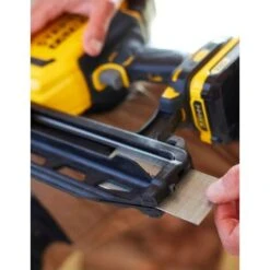 Cloueuse STANLEY FatMax SFMCN616B (Machine Seule) 9 Cloueuse STANLEY FatMax SFMCN616B (Machine Seule) -Makitch Magasin 92439518 3