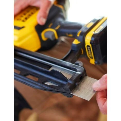 Cloueuse STANLEY FatMax SFMCN616B (Machine Seule) 5 Cloueuse STANLEY FatMax SFMCN616B (Machine Seule) – Image 3